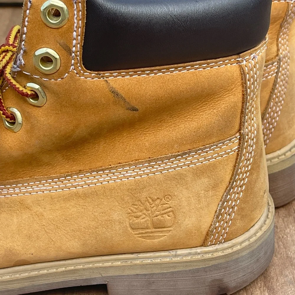 TIMBERLAND  WATERPROOF BOOTS Size 4M. No Box 12909